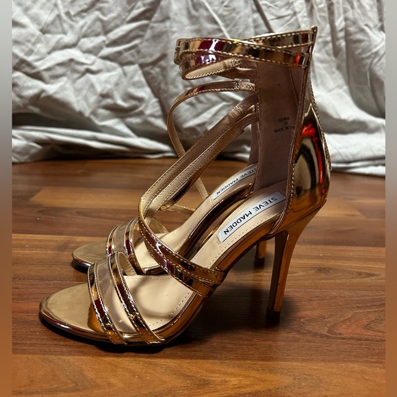 Strappy heels - Picture 3 of 3